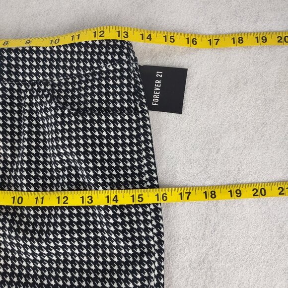 Forever 21 Cotton Blend Houndstooth Mini Skirt Button Front Pockets Black XS NWT - Picture 8 of 10